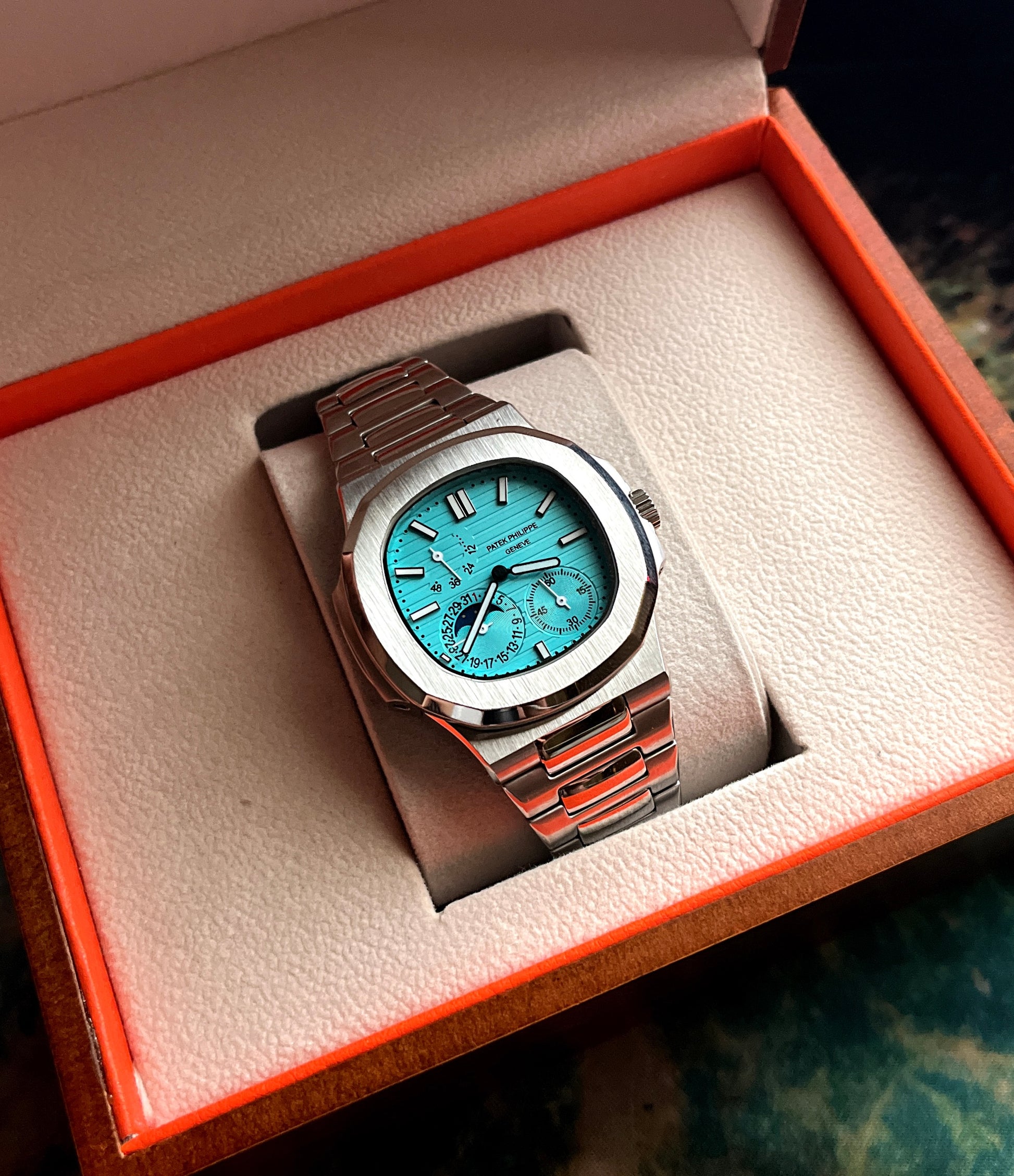Patek Philippe Nautilus – Mirror Original Automatic.