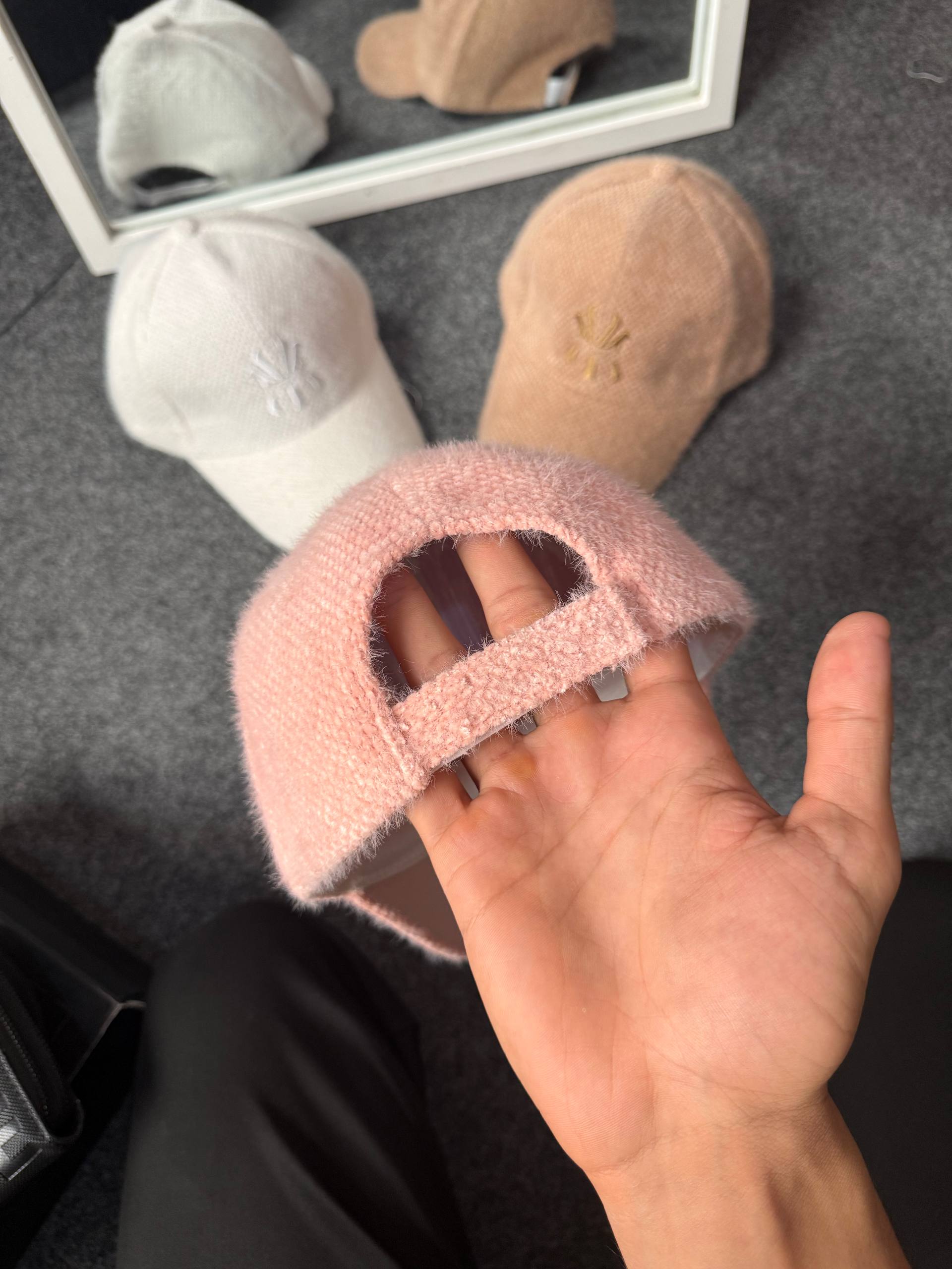 Women Winter Cap V4