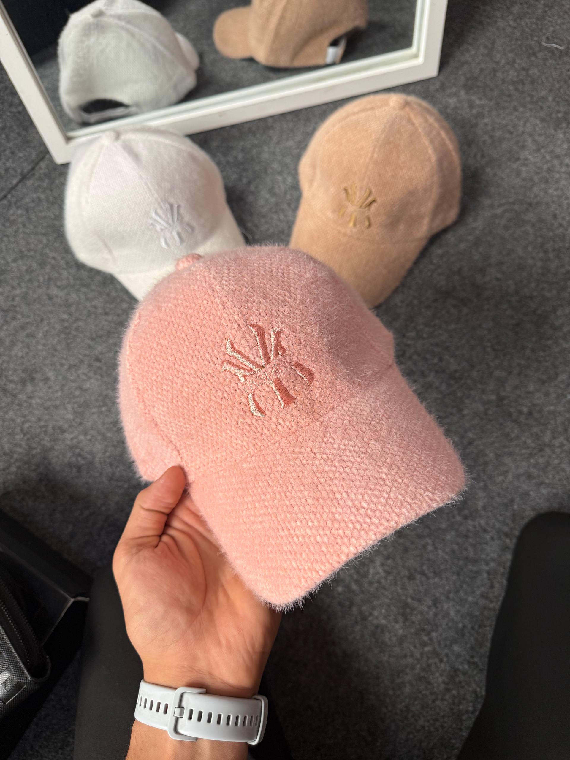 Women Winter Cap V4