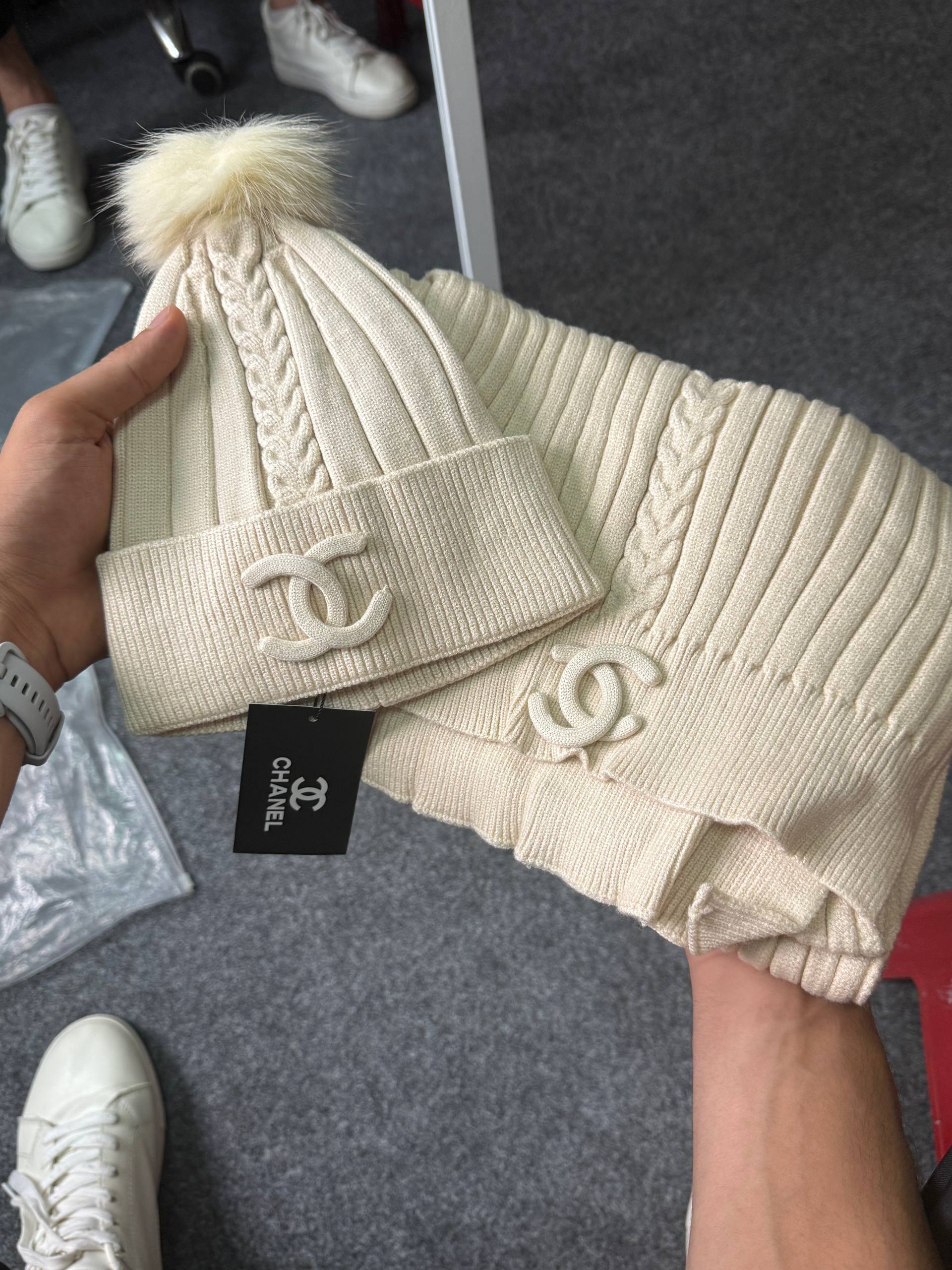 Chanel Cap/Scarf