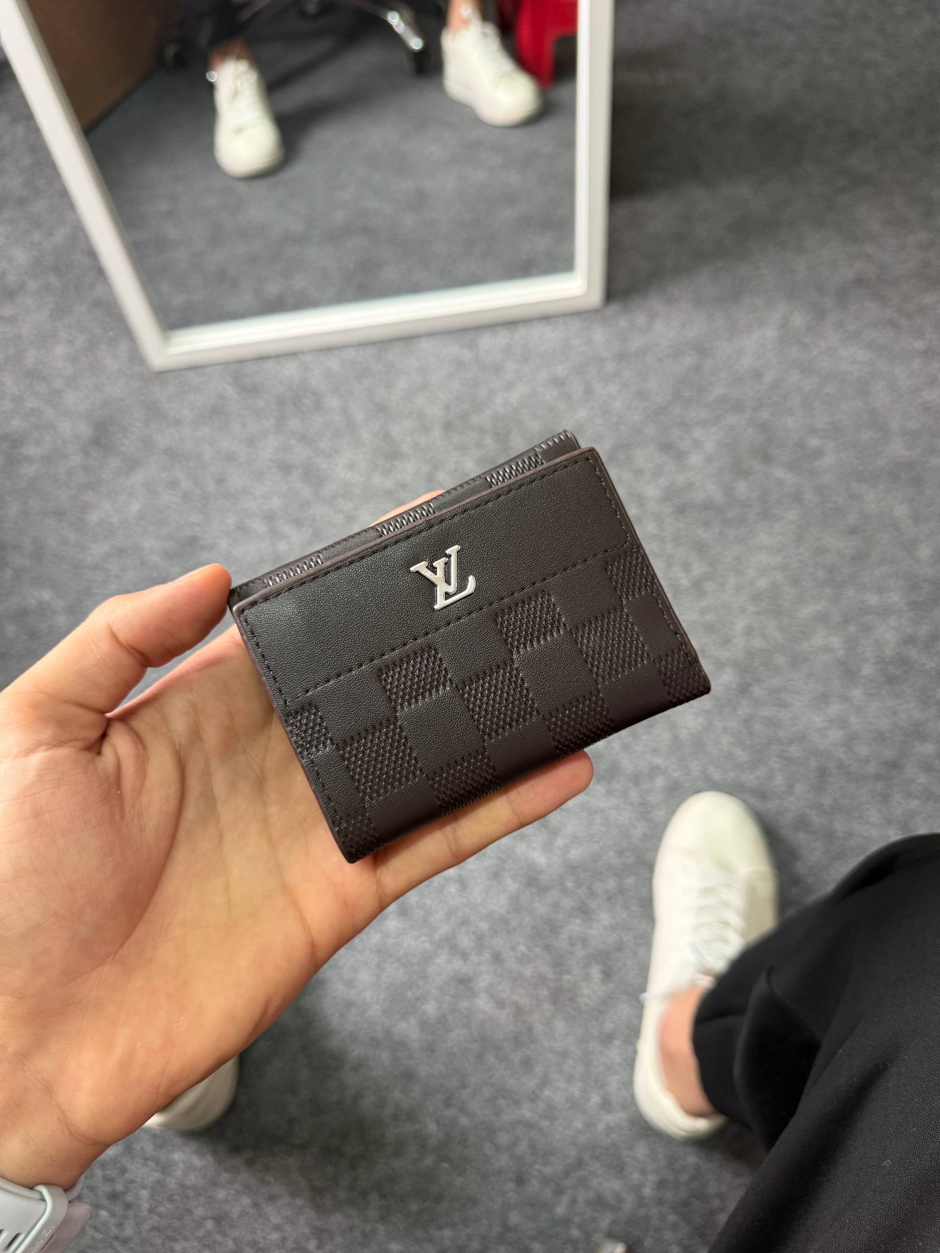 LV V1