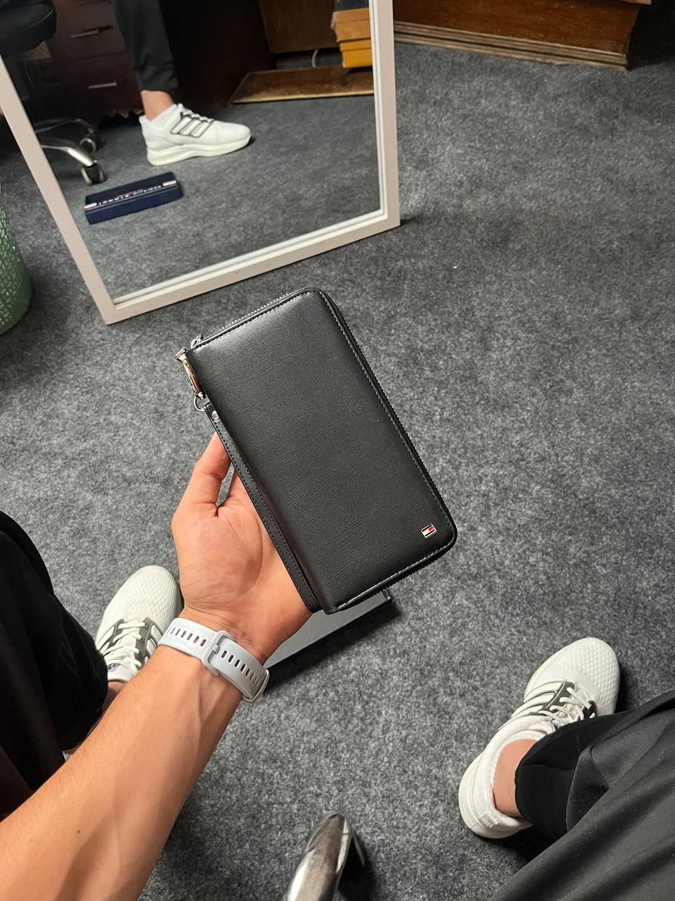 Tommy Hilfiger Wallet-Mobile Version