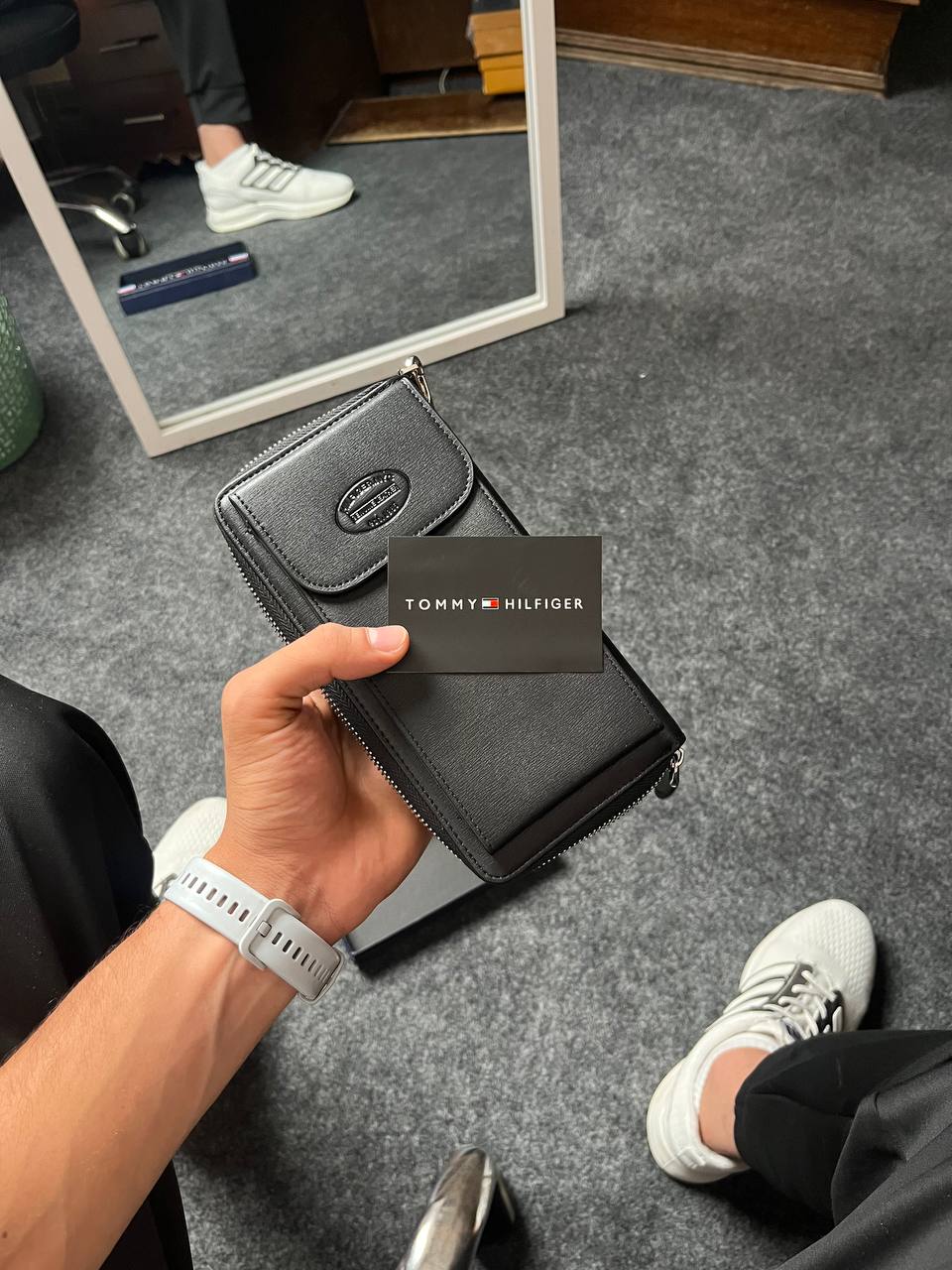Tommy Hilfiger Wallet-Mobile Version