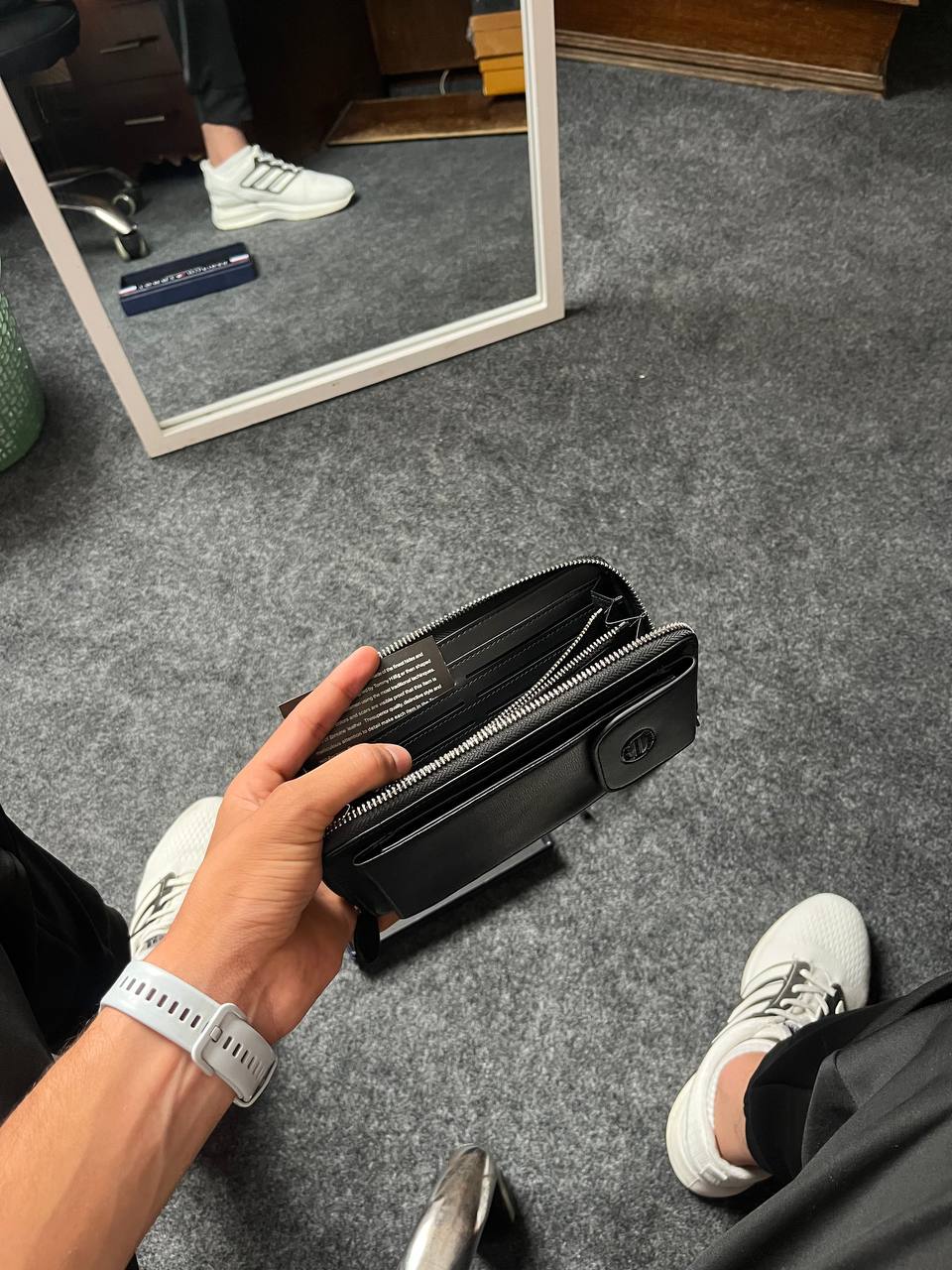 Tommy Hilfiger Wallet-Mobile Version