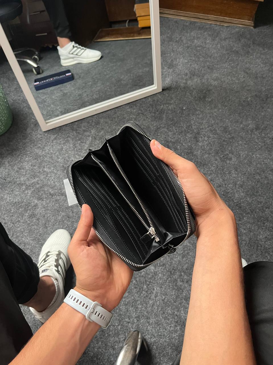 Tommy Hilfiger Wallet-Mobile Version