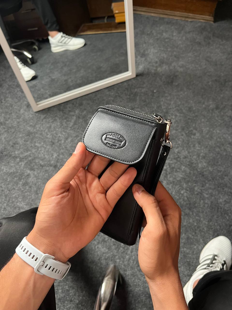 Tommy Hilfiger Wallet-Mobile Version