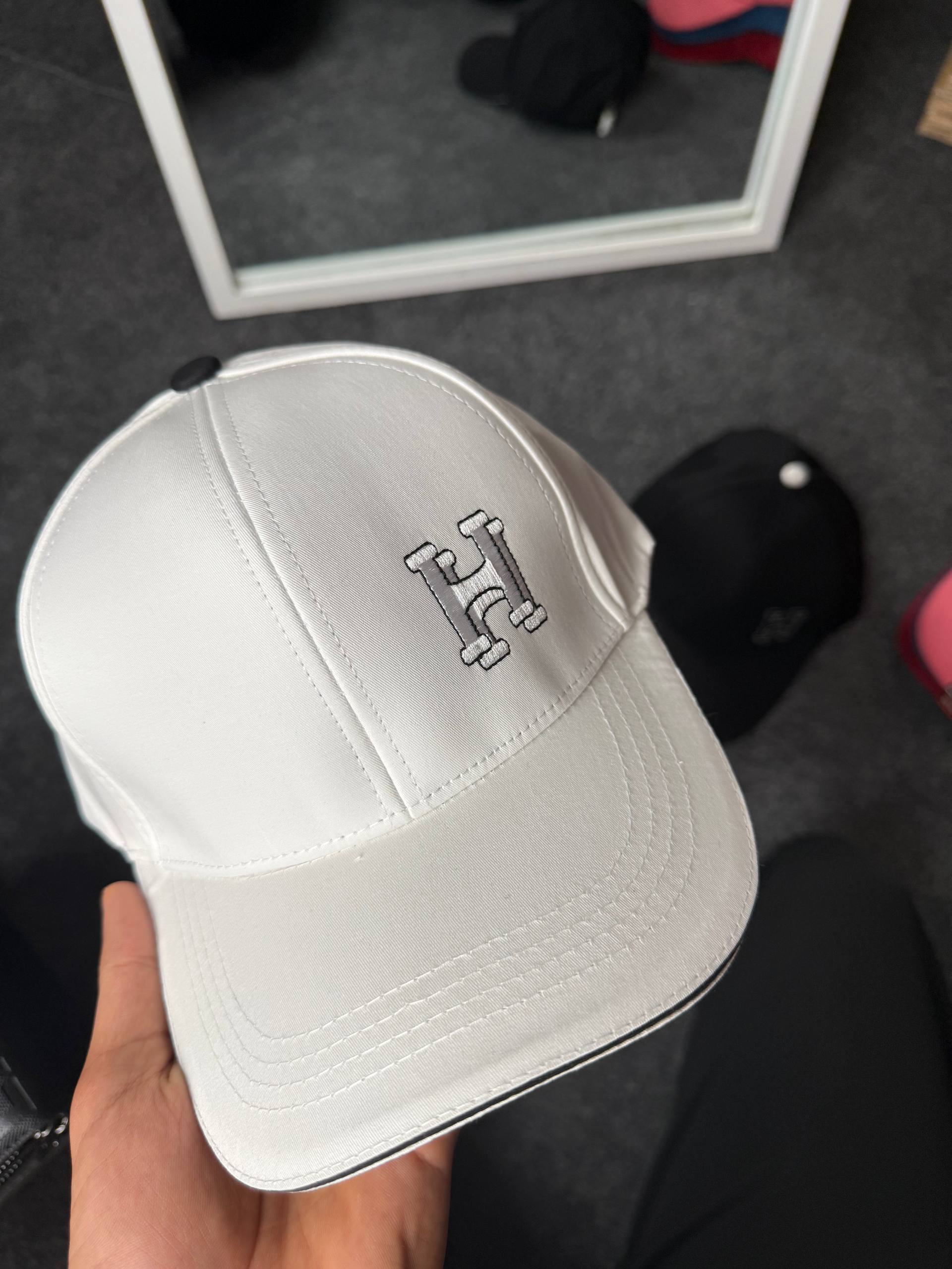 Hermes Cap v1
